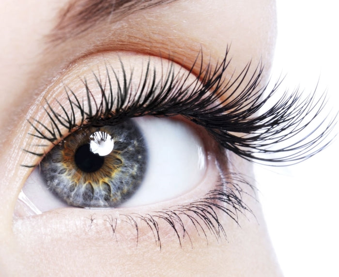 Benefits of a Heated Eyelash Curler for Long-Lasting Effect